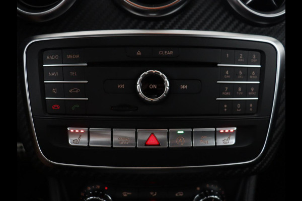 Mercedes-Benz A-Klasse 180 Business Solution AMG | Leder/alcantara | Stoelverwarming | Cruise control | Navigatie | Bluetooth | Camera | Park assist | Trekhaak