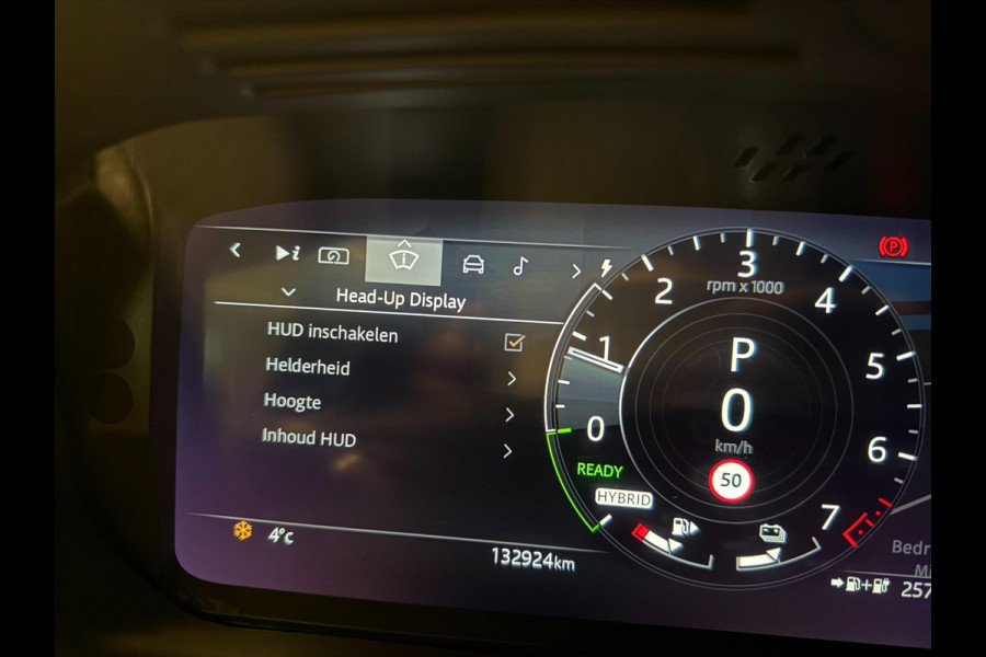 Land Rover Range Rover Velar 2.0 P400e R-Dynamic HSE SOH 86,5%/PANO/MERIDIAN-SOUND/LEDER/V-COCKPIT/H-UP/DAB/CARPLAY///