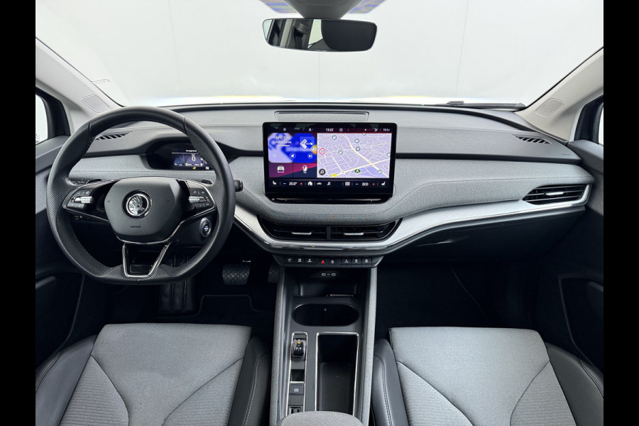 Škoda ENYAQ iV 80 204PK SOH 91% Verlichte Grille Trekhaak Stoel+Stuurverwarming 3-Zone Ecc Camera Apple Carplay Android Auto Navi Sport Pakket Led Matrix Rijstrooksensor Isofix Keyless 1.000KG Trekgewicht Origineel Nederlandse Auto