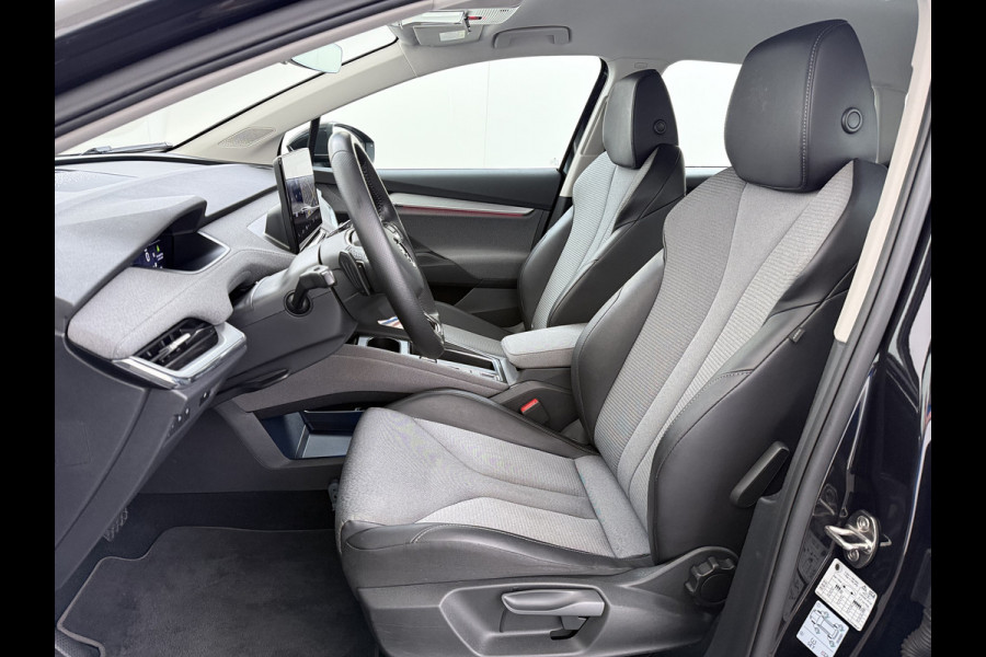 Škoda ENYAQ iV 80 204PK SOH 91% Verlichte Grille Trekhaak Stoel+Stuurverwarming 3-Zone Ecc Camera Apple Carplay Android Auto Navi Sport Pakket Led Matrix Rijstrooksensor Isofix Keyless 1.000KG Trekgewicht Origineel Nederlandse Auto