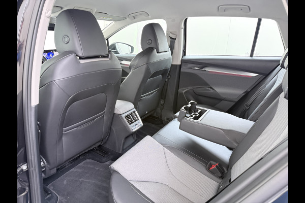Škoda ENYAQ iV 80 204PK SOH 91% Verlichte Grille Trekhaak Stoel+Stuurverwarming 3-Zone Ecc Camera Apple Carplay Android Auto Navi Sport Pakket Led Matrix Rijstrooksensor Isofix Keyless 1.000KG Trekgewicht Origineel Nederlandse Auto