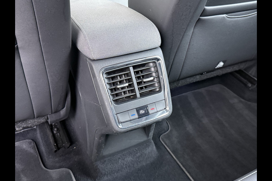 Škoda ENYAQ iV 80 204PK SOH 91% Verlichte Grille Trekhaak Stoel+Stuurverwarming 3-Zone Ecc Camera Apple Carplay Android Auto Navi Sport Pakket Led Matrix Rijstrooksensor Isofix Keyless 1.000KG Trekgewicht Origineel Nederlandse Auto