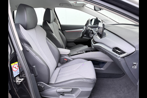 Škoda ENYAQ iV 80 204PK SOH 91% Verlichte Grille Trekhaak Stoel+Stuurverwarming 3-Zone Ecc Camera Apple Carplay Android Auto Navi Sport Pakket Led Matrix Rijstrooksensor Isofix Keyless 1.000KG Trekgewicht Origineel Nederlandse Auto