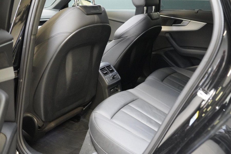 Audi A4 Avant 40 TFSI S edition Competition | Zwart optiek | Panoramadak | Trekhaak | Adaptive | Carplay | Camera | Leder | Sportstoelen