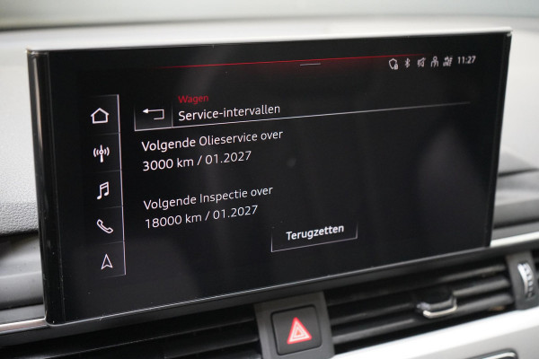Audi A4 Avant 40 TFSI S edition Competition | Zwart optiek | Panoramadak | Trekhaak | Adaptive | Carplay | Camera | Leder | Sportstoelen