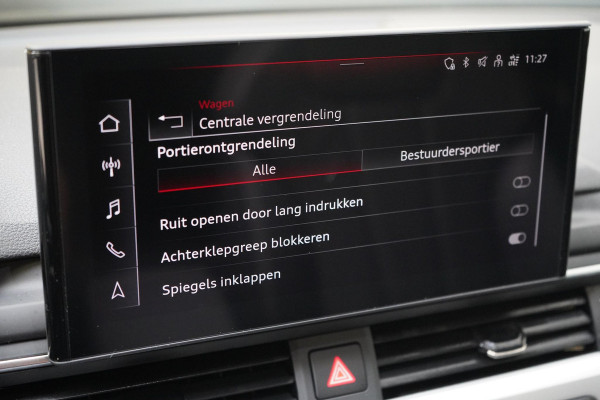Audi A4 Avant 40 TFSI S edition Competition | Zwart optiek | Panoramadak | Trekhaak | Adaptive | Carplay | Camera | Leder | Sportstoelen