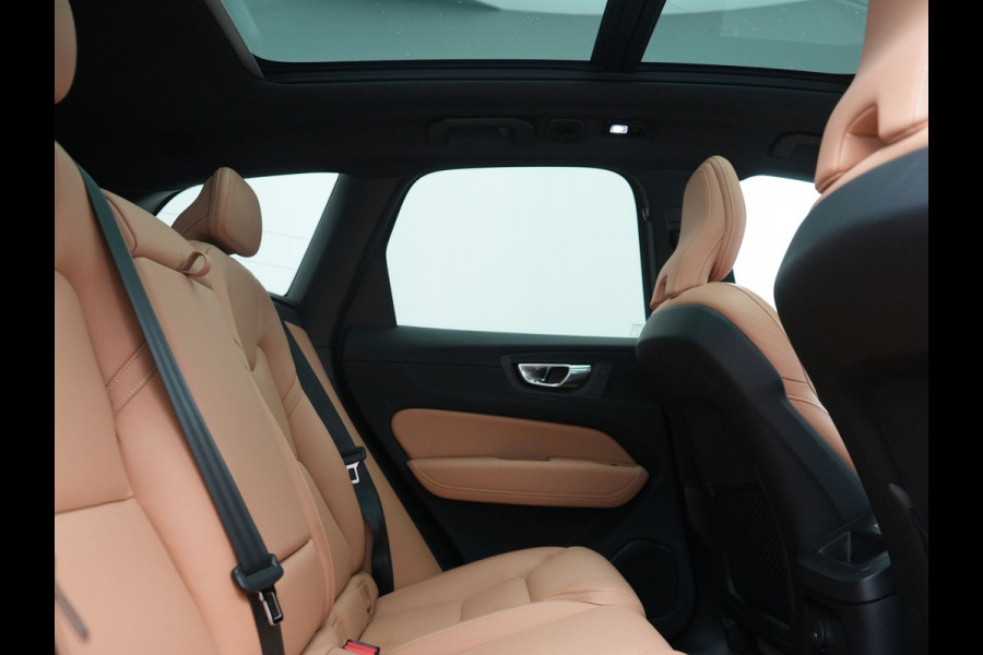 Volvo XC60 T6 AWD Plus Dark LONG RANGE PHEV 350pk Dealer O.H. | Trekhaak Af Fabriek | Panodak | Adaptive Cruise | 360 Camera | Nappa Lederen Sportstoelen Memory & Ventilatie | Blis | Keyless | Stoelen & Stuur Verwarmd | Google Assistent | Apple Carplay  Plug In Hybrid |