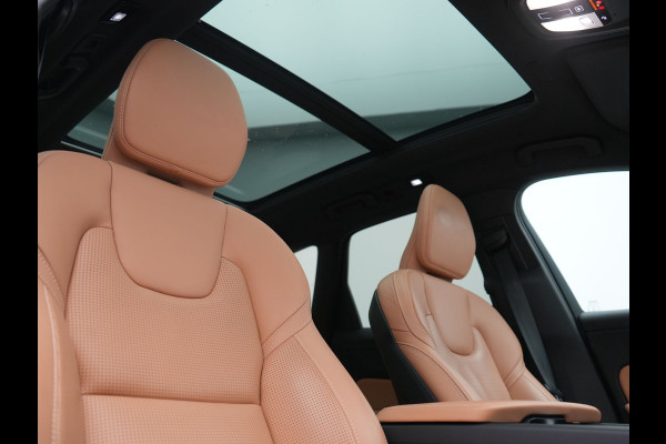 Volvo XC60 T6 AWD Plus Dark LONG RANGE PHEV 350pk Dealer O.H. | Trekhaak Af Fabriek | Panodak | Adaptive Cruise | 360 Camera | Nappa Lederen Sportstoelen Memory & Ventilatie | Blis | Keyless | Stoelen & Stuur Verwarmd | Google Assistent | Apple Carplay  Plug In Hybrid |