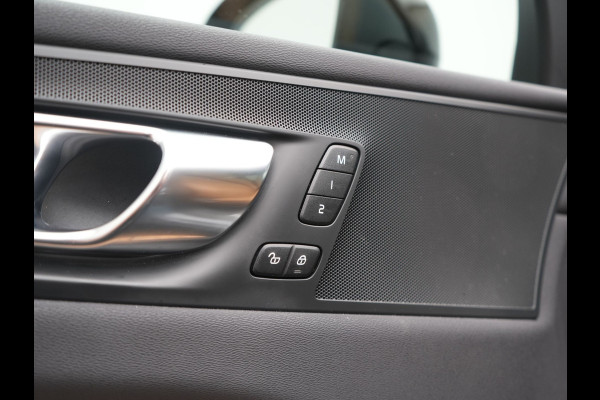 Volvo XC60 T6 AWD Plus Dark LONG RANGE PHEV 350pk Dealer O.H. | Trekhaak Af Fabriek | Panodak | Adaptive Cruise | 360 Camera | Nappa Lederen Sportstoelen Memory & Ventilatie | Blis | Keyless | Stoelen & Stuur Verwarmd | Google Assistent | Apple Carplay  Plug In Hybrid |