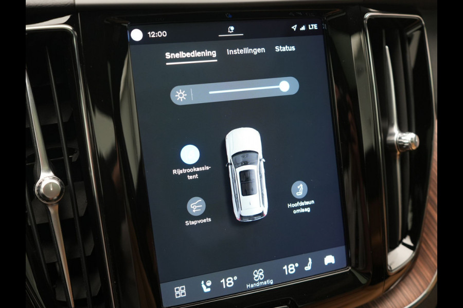 Volvo XC60 T6 AWD Plus Dark LONG RANGE PHEV 350pk Dealer O.H. | Trekhaak Af Fabriek | Panodak | Adaptive Cruise | 360 Camera | Nappa Lederen Sportstoelen Memory & Ventilatie | Blis | Keyless | Stoelen & Stuur Verwarmd | Google Assistent | Apple Carplay  Plug In Hybrid |