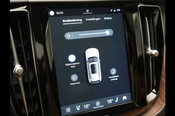 Volvo XC60 T6 AWD Plus Dark LONG RANGE PHEV 350pk Dealer O.H. | Trekhaak Af Fabriek | Panodak | Adaptive Cruise | 360 Camera | Nappa Lederen Sportstoelen Memory & Ventilatie | Blis | Keyless | Stoelen & Stuur Verwarmd | Google Assistent | Apple Carplay  Plug In Hybrid |