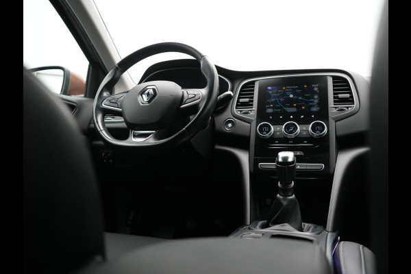 Renault Mégane Estate 1.3 TCe Intens 141pk | Trekhaak | Keyless Entry | Sfeerverlichting | LED Koplampen | Cruise Control | Navigatie | DAB | Lane Assist | Climate Control |