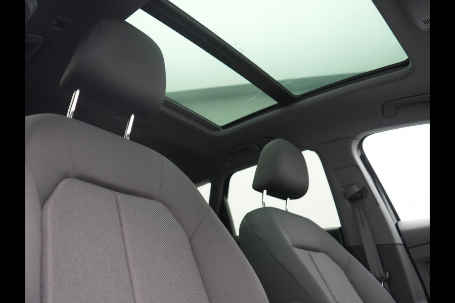 Audi Q4 e-tron 45 Quattro Edition 77 kWh 265pk Dealer O.H. | Panoramadak | Sonos Audio | Navigatie Ful Map | Virtual Cockpit | DAB | 19"L.M |