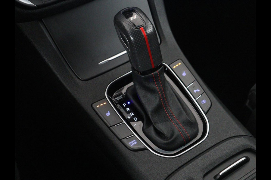 Hyundai i30 1.5 T-GDi MHEV N Line | Leder/alcantara | Memory | Adaptive cruise | Dodehoek detectie | Stoelverwarming | Navigatie | Carplay | Climate control | Camera | Park assist