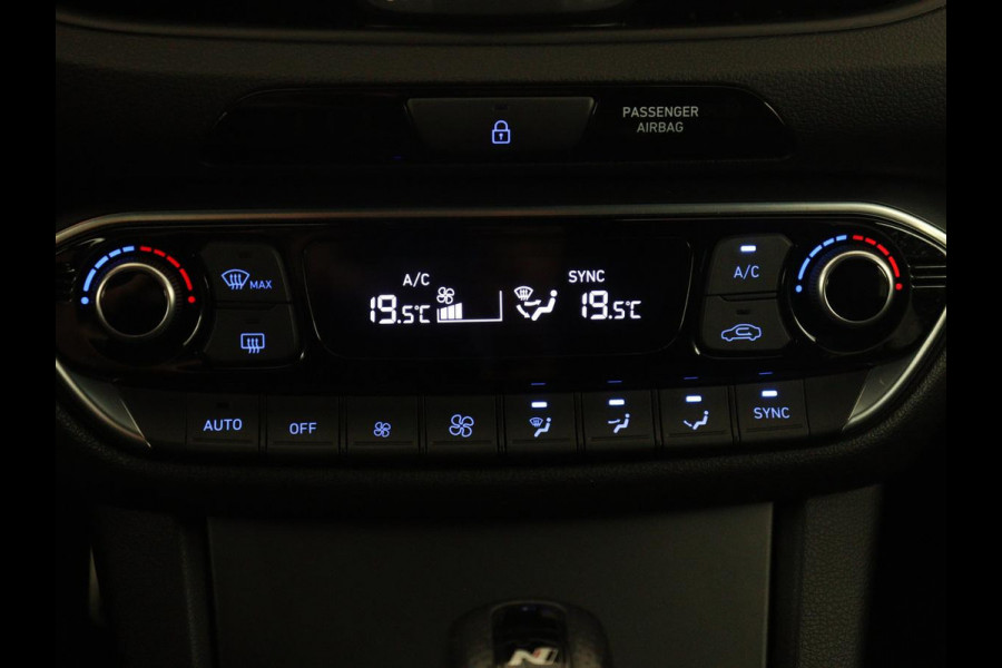 Hyundai i30 1.5 T-GDi MHEV N Line | Leder/alcantara | Memory | Adaptive cruise | Dodehoek detectie | Stoelverwarming | Navigatie | Carplay | Climate control | Camera | Park assist