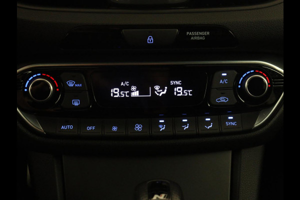 Hyundai i30 1.5 T-GDi MHEV N Line | Leder/alcantara | Memory | Adaptive cruise | Dodehoek detectie | Stoelverwarming | Navigatie | Carplay | Climate control | Camera | Park assist