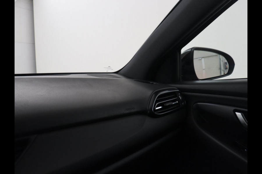 Hyundai i30 1.5 T-GDi MHEV N Line | Leder/alcantara | Memory | Adaptive cruise | Dodehoek detectie | Stoelverwarming | Navigatie | Carplay | Climate control | Camera | Park assist