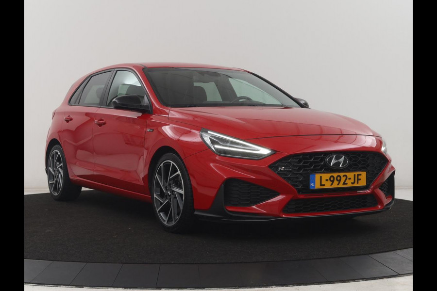 Hyundai i30 1.5 T-GDi MHEV N Line | Leder/alcantara | Memory | Adaptive cruise | Dodehoek detectie | Stoelverwarming | Navigatie | Carplay | Climate control | Camera | Park assist