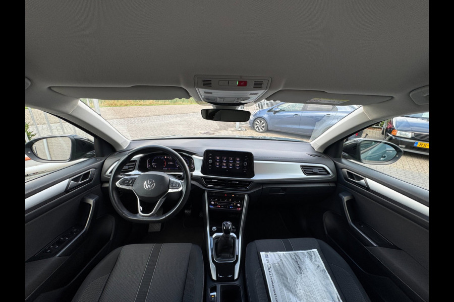 Volkswagen T-Roc 1.0 TSI Life Business CAMERA / ACC / STOEL & STUURVERW / LED / KEYLESS GO / TELEFOONLADER / ECC / CARPLAY / NAVI