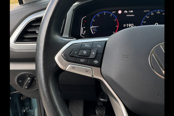 Volkswagen T-Roc 1.0 TSI Life Business CAMERA / ACC / STOEL & STUURVERW / LED / KEYLESS GO / TELEFOONLADER / ECC / CARPLAY / NAVI