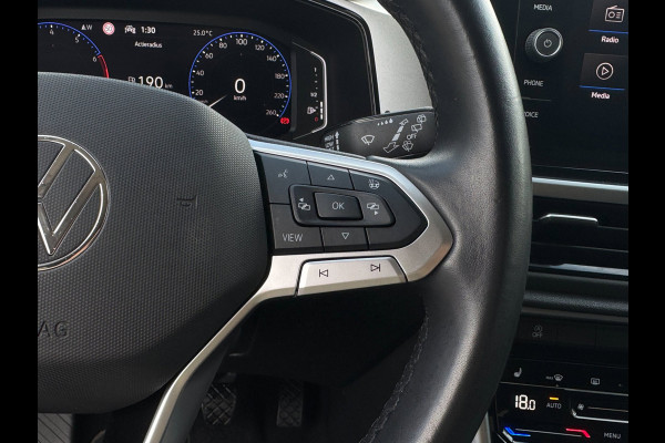Volkswagen T-Roc 1.0 TSI Life Business CAMERA / ACC / STOEL & STUURVERW / LED / KEYLESS GO / TELEFOONLADER / ECC / CARPLAY / NAVI