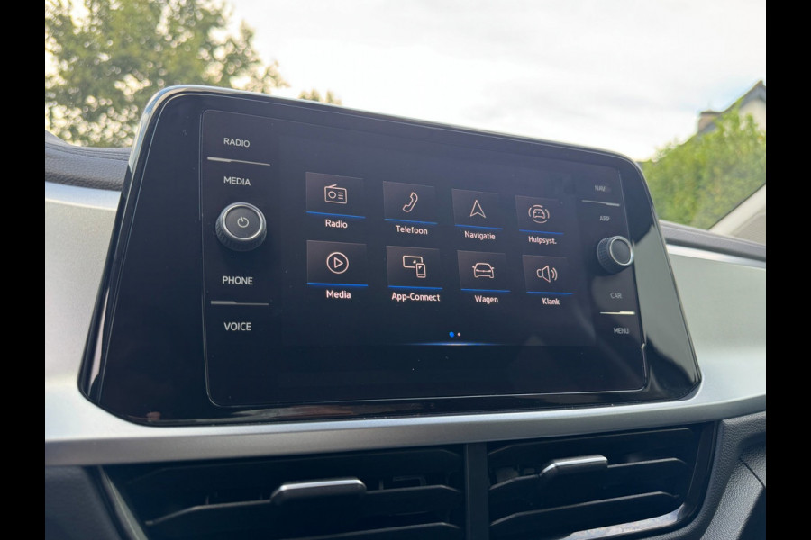 Volkswagen T-Roc 1.0 TSI Life Business CAMERA / ACC / STOEL & STUURVERW / LED / KEYLESS GO / TELEFOONLADER / ECC / CARPLAY / NAVI