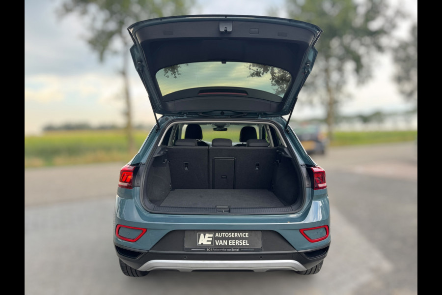 Volkswagen T-Roc 1.0 TSI Life Business CAMERA / ACC / STOEL & STUURVERW / LED / KEYLESS GO / TELEFOONLADER / ECC / CARPLAY / NAVI