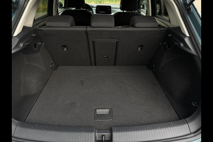 Volkswagen T-Roc 1.0 TSI Life Business CAMERA / ACC / STOEL & STUURVERW / LED / KEYLESS GO / TELEFOONLADER / ECC / CARPLAY / NAVI