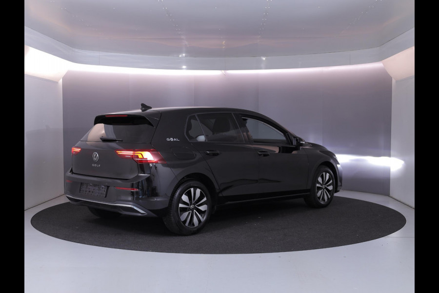 Volkswagen Golf 1.5 TSI Life GOAL 116 pk | Private lease vanaf €534 | Navigatie | Trekhaak (wegklapbaar) | Parkeersensoren | Achteruitrijcamera | Autom. airco (3 zones) | LED Plus koplampen |