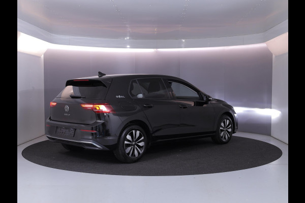 Volkswagen Golf 1.5 TSI Life GOAL 116 pk | Private lease vanaf €534 | Navigatie | Trekhaak (wegklapbaar) | Parkeersensoren | Achteruitrijcamera | Autom. airco (3 zones) | LED Plus koplampen |