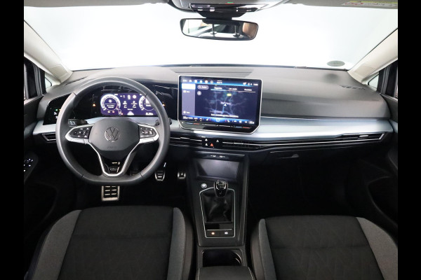 Volkswagen Golf 1.5 TSI Life GOAL 116 pk | Private lease vanaf €534 | Navigatie | Trekhaak (wegklapbaar) | Parkeersensoren | Achteruitrijcamera | Autom. airco (3 zones) | LED Plus koplampen |