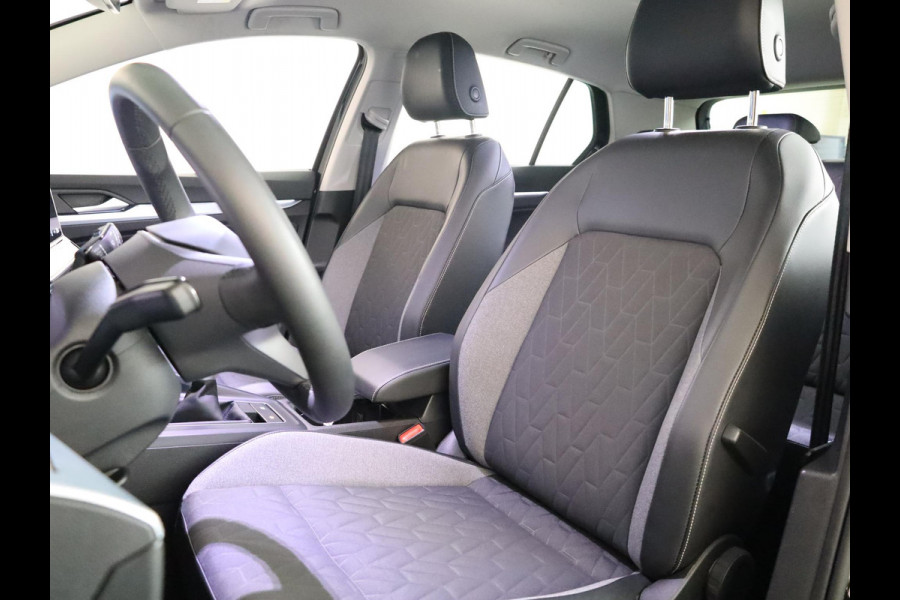 Volkswagen Golf 1.5 TSI Life GOAL 116 pk | Private lease vanaf €534 | Navigatie | Trekhaak (wegklapbaar) | Parkeersensoren | Achteruitrijcamera | Autom. airco (3 zones) | LED Plus koplampen |