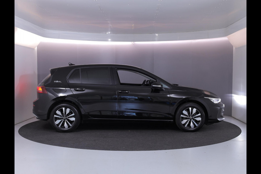 Volkswagen Golf 1.5 TSI Life GOAL 116 pk | Private lease vanaf €534 | Navigatie | Trekhaak (wegklapbaar) | Parkeersensoren | Achteruitrijcamera | Autom. airco (3 zones) | LED Plus koplampen |
