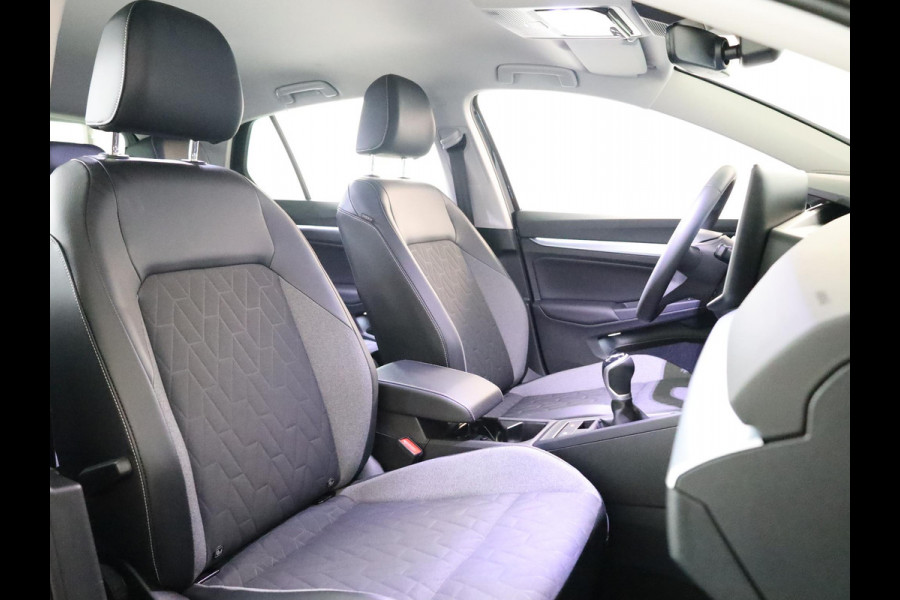 Volkswagen Golf 1.5 TSI Life GOAL 116 pk | Private lease vanaf €534 | Navigatie | Trekhaak (wegklapbaar) | Parkeersensoren | Achteruitrijcamera | Autom. airco (3 zones) | LED Plus koplampen |