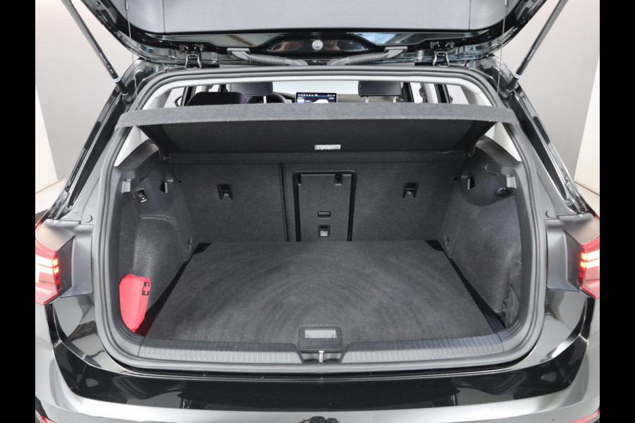 Volkswagen Golf 1.5 TSI Life GOAL 116 pk | Private lease vanaf €534 | Navigatie | Trekhaak (wegklapbaar) | Parkeersensoren | Achteruitrijcamera | Autom. airco (3 zones) | LED Plus koplampen |