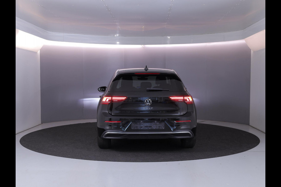 Volkswagen Golf 1.5 TSI Life GOAL 116 pk | Private lease vanaf €534 | Navigatie | Trekhaak (wegklapbaar) | Parkeersensoren | Achteruitrijcamera | Autom. airco (3 zones) | LED Plus koplampen |