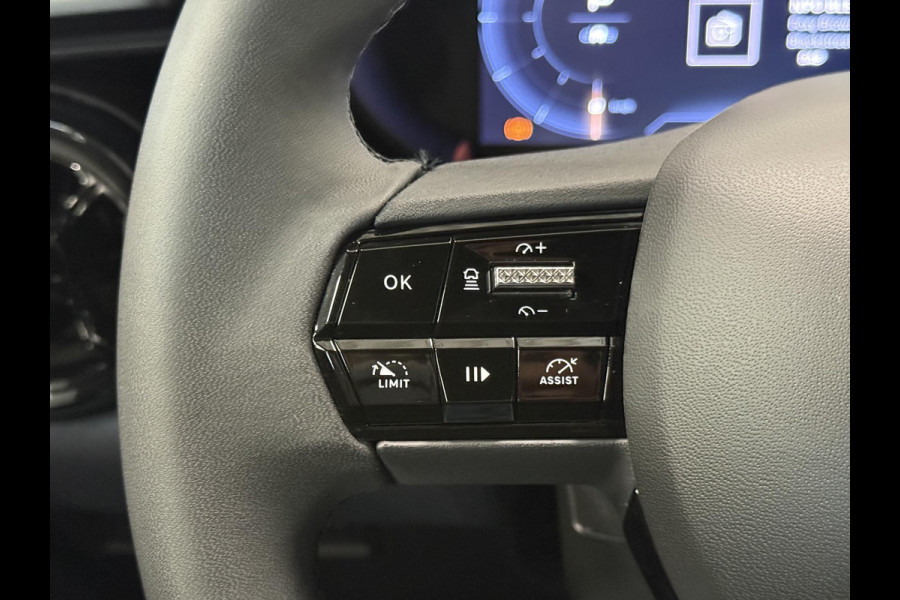 Alfa Romeo junior Elettrica Automaat 156PK Adaptieve Cruise Control LMV 18 inch Full Led Matrix Parkeer sensoren Navigatie Apple Carplay / Android auto  Climate Control
