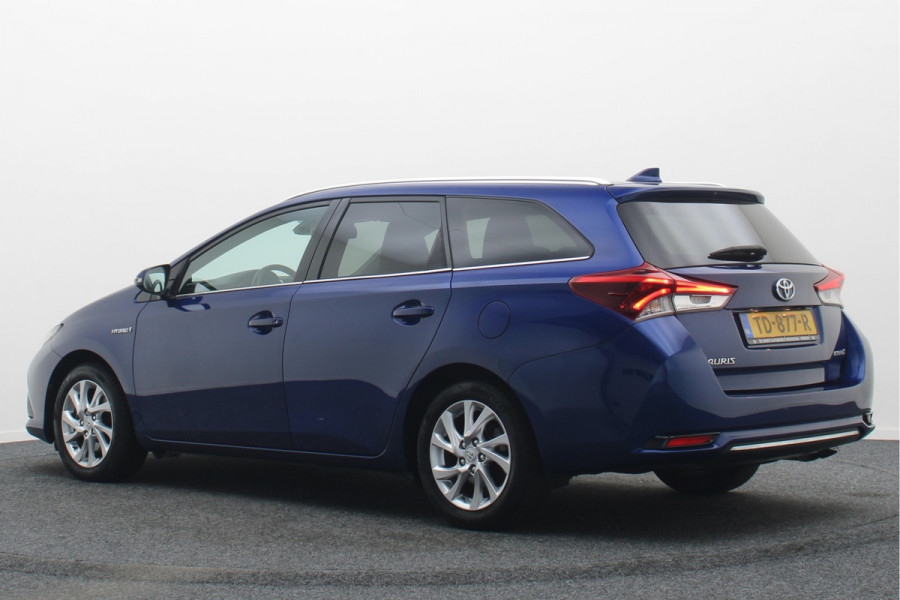 Toyota Auris Touring Sports 1.8 Hybrid Dynamic Panoramadak, Keyless, Camera, Navigatie, Climate, 16"