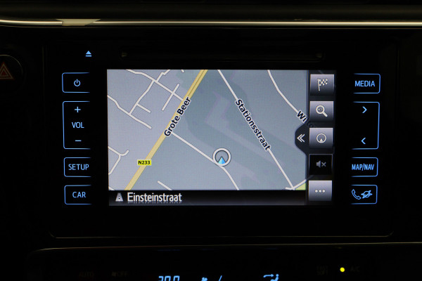 Toyota Auris Touring Sports 1.8 Hybrid Dynamic Panoramadak, Keyless, Camera, Navigatie, Climate, 16"