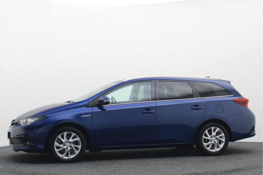 Toyota Auris Touring Sports 1.8 Hybrid Dynamic Panoramadak, Keyless, Camera, Navigatie, Climate, 16"