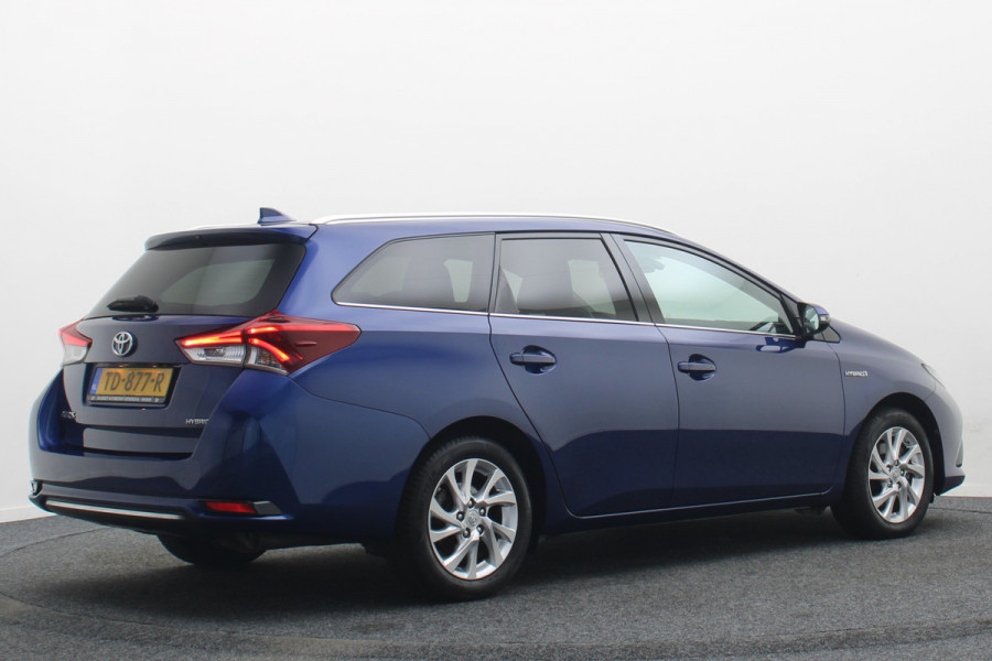 Toyota Auris Touring Sports 1.8 Hybrid Dynamic Panoramadak, Keyless, Camera, Navigatie, Climate, 16"