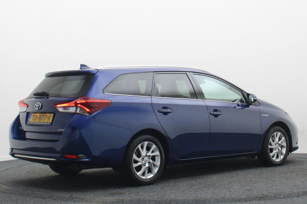 Toyota Auris Touring Sports 1.8 Hybrid Dynamic Panoramadak, Keyless, Camera, Navigatie, Climate, 16"
