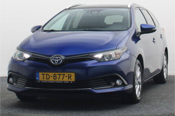 Toyota Auris Touring Sports 1.8 Hybrid Dynamic Panoramadak, Keyless, Camera, Navigatie, Climate, 16"