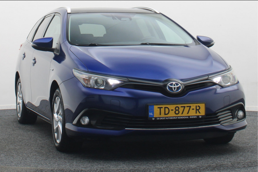 Toyota Auris Touring Sports 1.8 Hybrid Dynamic Panoramadak, Keyless, Camera, Navigatie, Climate, 16"