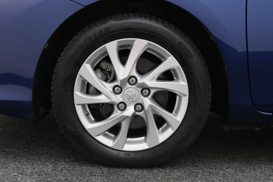 Toyota Auris Touring Sports 1.8 Hybrid Dynamic Panoramadak, Keyless, Camera, Navigatie, Climate, 16"