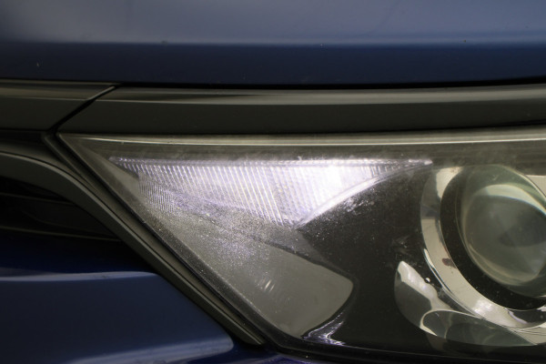 Toyota Auris Touring Sports 1.8 Hybrid Dynamic Panoramadak, Keyless, Camera, Navigatie, Climate, 16"