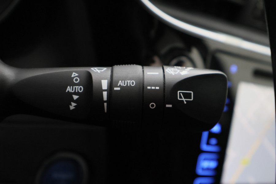 Toyota Auris Touring Sports 1.8 Hybrid Dynamic Panoramadak, Keyless, Camera, Navigatie, Climate, 16"