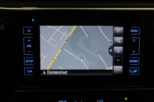 Toyota Auris Touring Sports 1.8 Hybrid Dynamic Panoramadak, Keyless, Camera, Navigatie, Climate, 16"