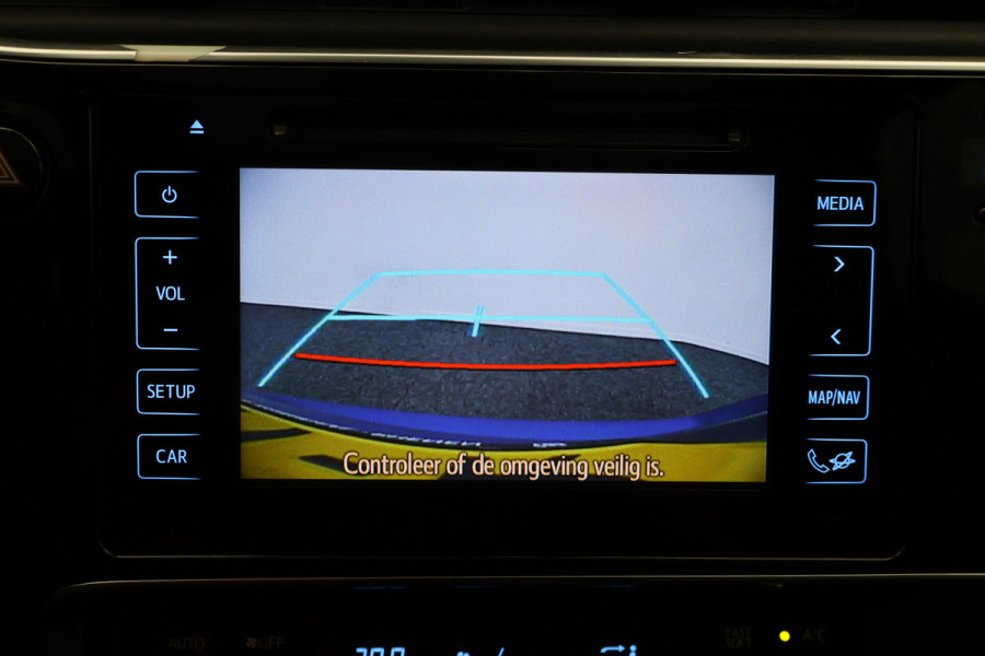 Toyota Auris Touring Sports 1.8 Hybrid Dynamic Panoramadak, Keyless, Camera, Navigatie, Climate, 16"