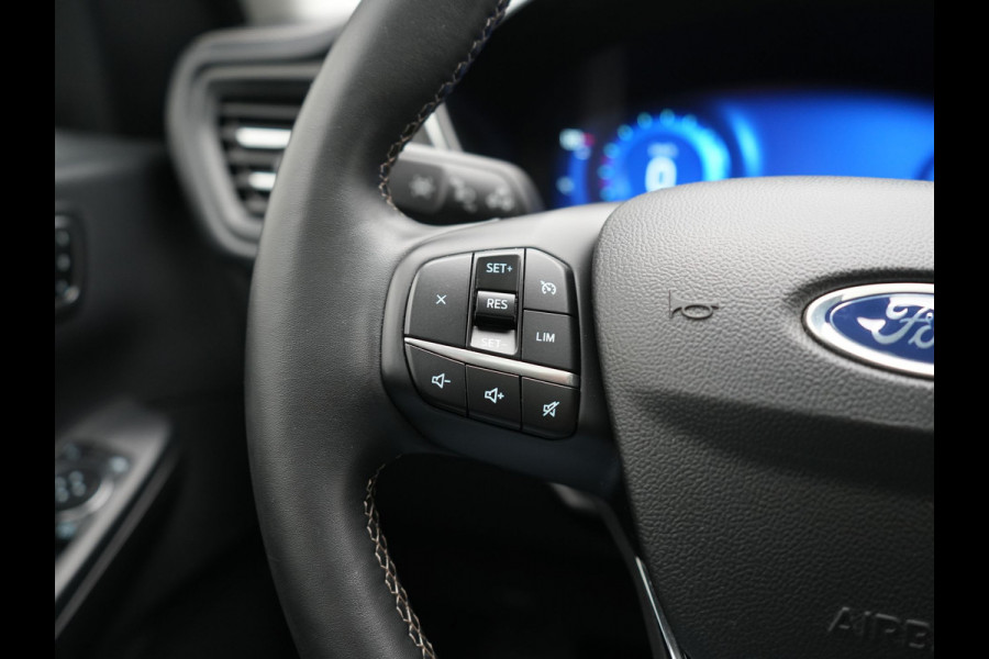 Ford Kuga 2.5 Vignale PHEV 225pk Dealer O.H. | Panodak | Head Up | Camera | Bang & Olufsen | Lederen Comfortstoelen Memory & Verwarmd | Stuur Verwarmd | Navigatie | DAB | Virtual | 20"L.M | Cruise Control | Plug In Hybrid |